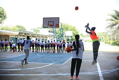 Promotion du basketball pour les jeunes filles: la fédération lance son projet au lycée Sainte Marie de Cocody