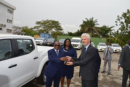Cérémonie de remise de véhicules par le C2D