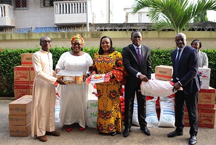 Carême 2022 : Le gouvernement fait un don en vivres et non-vivres aux chrétiens catholique