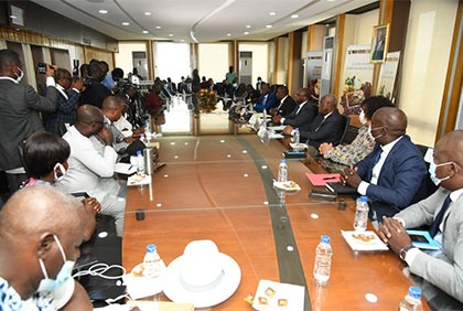 Le Conseil du Café-Cacao maintient le prix d’achat de 825FCFA/kg pour la campagne intermédiaire du cacao