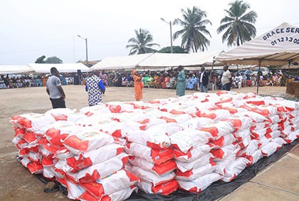 Ramadan 2022: le Secrétaire Général de la Présidence fait des dons à la communauté musulmane de Port-bouët 