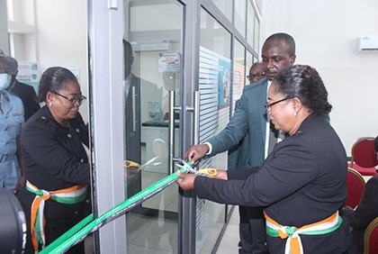 Cérémonie d'ouverture d’une agence de la BNI au Vallon