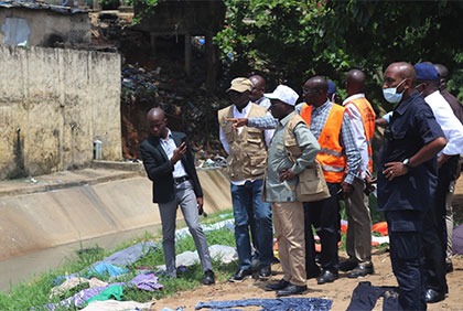 Côte d'Ivoire : visite des zones à risques à Attecoubé et à Adjamé en prélude aux saisons des pluies