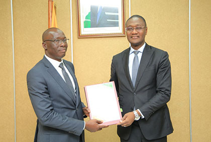 Budget: cérémonie de signature de la lettre d'engagement