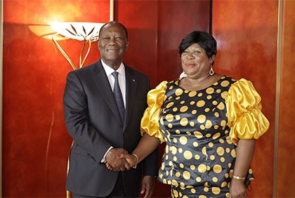 Entretien du Président de la République, S.E.M. Alassane OUATTARA, avec l'Ambassadeur de la République Démocratique du Congo en Côte d'Ivoire, S.E.Mme Isabelle Iboula Ngangeli