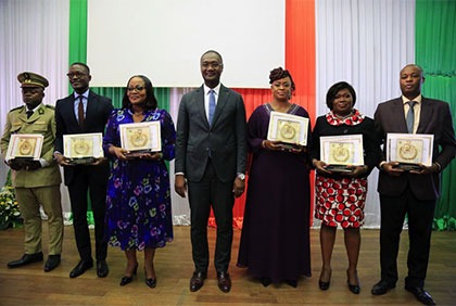 Budget : Cérémonie de remise du prix national d'excellence des lauréats classés 2e et 3e de l'édition 2021