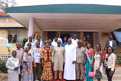 Don de la FONDATION LONACI : la Paroisse St Joseph de Dimbokro reçoit une nouvelle sono et un groupe électrogène