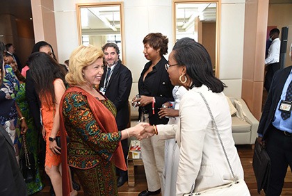 La Première Dame Dominique Ouattara présente au cocktail 