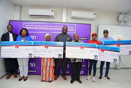 RSE: Canal+Côte d'Ivoire fait des dons et remets des chèques à plusieurs associations