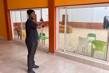 Le chorégraphe et metteur en scène Georges Momboye ouvrira une fondation des arts pluriels à Abidjan