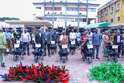 Lutte contre l'insalubrité à Treichville : le Conseil municipal équipe les 48 quartiers en kits de salubrité