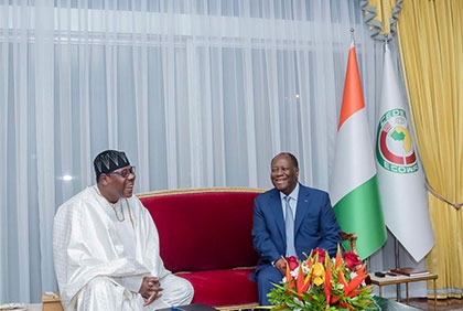 Entretien du Président de la République avec l'ancien Président du Bénin, Thomas Yayi BONI