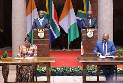 Signature d'accords et conférence de presse des Présidents OUATTARA et RAMAPHOSA