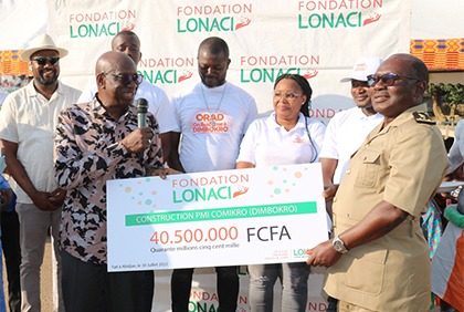 Festival ORAD (On Retourne A Dimbokro) : La FONDATION LONACI remet un chèque pour la réhabilitation de la PMI de Dimbokro partie en fumée