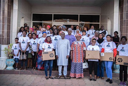 Gkêkê : Amadou Koné fait d'importants dons aux Amazones de Bouaké