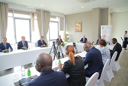 Hydrocarbures: le président du Groupe ENI échange avec les autorités ivoiriennes en charge de l'énergie