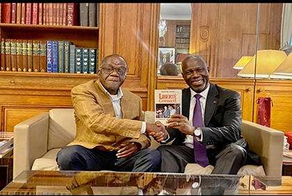 Développement de la Côte d’Ivoire: L’écrivain Bernard Doza échange avec l’ambassadeur de Cote d’Ivoire en France