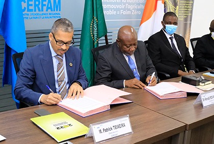 Cérémonie de signature de protocole d’accord  entre  le CERFAM et AfricaRice à Abidjan