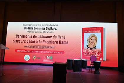 Cérémonie de dédicace du livre discours dédié a la première dame Dominique Ouattara