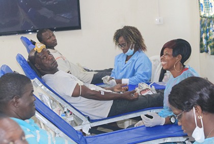 Octobre rose: Sensibilisation et dépistage du cancer du sein et du col de l'utérus à Abobo FILTISAC