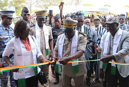 Fin de la phase II de la caravane du social de la FONDATION LONACI : un collège et une école primaire inaugurés dans le district du Gontougo