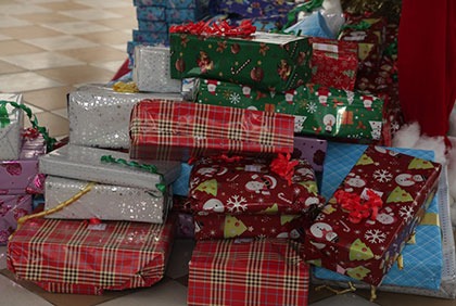 Noël 2022 à Jacqueville : L'ONG J'aime Jacqueville et ses partenaires offrent 1200  cadeaux aux enfants de la commune