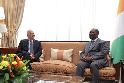 Echanges du Chef de l’Etat Alassane Ouattara avec l’Ambassadeur du Sénégal en Côte d’Ivoire et le Ministre des Affaires Etrangères de la Grèce