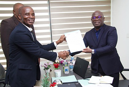 Boxe: Présentation de la lettre de nomination du nouveau vice-président de la Confédération Africaine de boxe zone B à la direction générale des sports