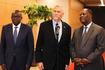 Entretien du Président de la République,  avec l'Ambassadeur des Etats - Unis