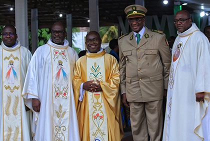 Douanes ivoiriennes : le Colonel Gilbert Amalaman doublement célébré