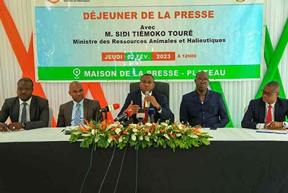 Ressources animales et halieutiques: le ministre Sidi Tiémoko Touré échange avec la presse