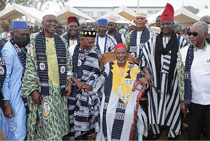 Bouaké: le patriarche de la communauté Senoufo de Korhogo intronisé, en présence du Ministre Amadou Koné