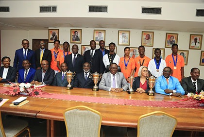 Sport: les taekwondo-ins  médaillés en Egypte reçus par la ministre des sports