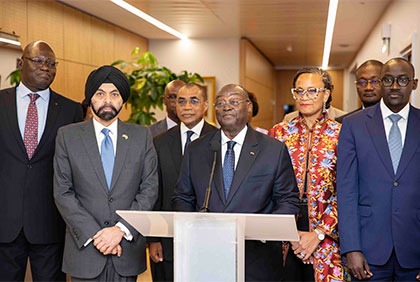 Rencontre du Vice-Président de la République, M. Tiémoko Meyliet KONE, avec une délégation américaine conduite par M. Ajay BANGA