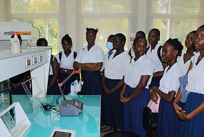 Côte d’Ivoire : des élèves du lycée Sainte-Marie initiées aux métiers agricoles plus modernes à Dabou