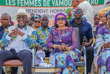 Yamoussoukro : plus d’une trentaine de faîtières et d’associations de femmes saluent les actions sociales du Ministre Souleymane Diarrassouba