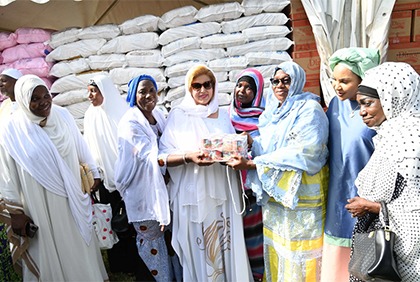 Cérémonie de remise de vivre d'une valeur de 130 millions fcfa à la communauté musulmane en présence de Madame Dominique Ouattara, Présidente de la Fondation Children Of Africa