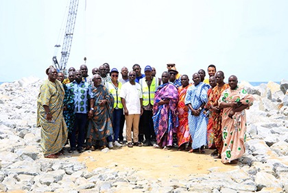 Visite des travaux d'ouverture de l'embouchure de Grand Bassam