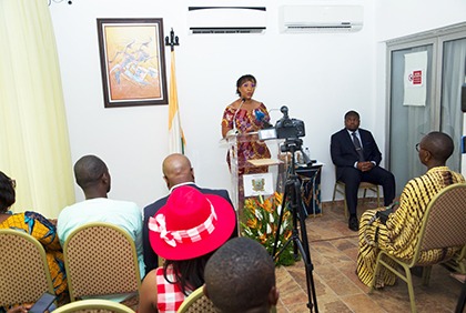 Conférence de presse de la députée Yasmina Ouégnin relative à une proposition de modification de loi sur  la transparence dans le financement des partis politiques