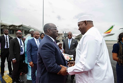 Arrivée et accueil du Président Gambien, S.E.M. Adama BARROW par le Vice-Président de la République