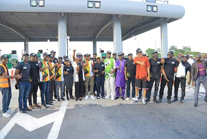 Clôture du FEMUA 15: A'Salfo et ses équipes visitent le poste de péage de Tiébissou