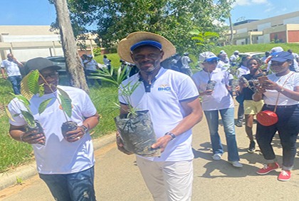 Reboisement: Une direction des impôts participe au plan vert de l’INADCI à l’université Félix Houphouët-Boigny