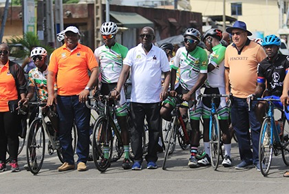Sport/Cyclisme: 6ème édition du grand prix Aby Raoul de Marcory