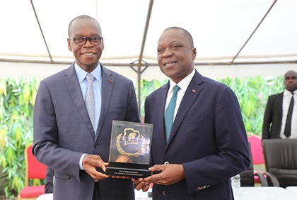 Remise des prix d’excellence de la bonne gouvernance et de la lutte contre la corruption