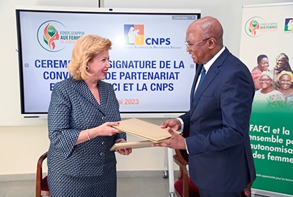 Cérémonie de signature de convention de partenariat entre le FAFCI et la CNPS présidée par la Première Dame