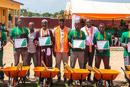 Côte d'Ivoire : les meilleurs cotonculteurs de la région du Tchologo célébrés
