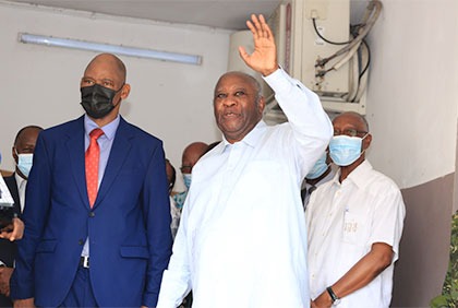 Politique: visite de Laurent Gbagbo à la commission électorale Locale de Cocody Angré