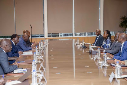 Cérémonie de remise du Rapport d'évaluation annuel de la Haute Autorité pour la Bonne Gouvernance (HABG), présidée par le Vice- Président de la République, M. Tiémoko Meyliet KONE