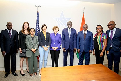 Entretien du Ministre, Secrétaire Général de la Présidence de la République, M. Abdourahmane CISSE, avec la Directrice Générale du MCC, Mme Alice ALBRIGHT