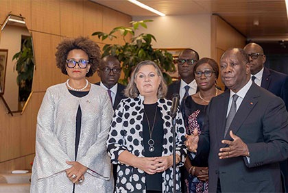 Entretien du Président de la République, S.E.M. Alassane OUATTARA, avec la Sous-Secrétaire d’Etat américaine aux Affaires Politiques, Mme Victoria NULAND